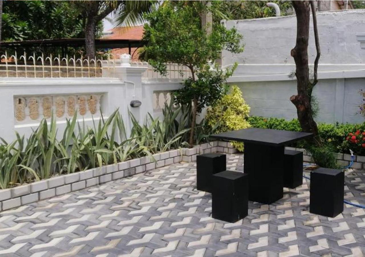 Cozy Inn Negombo Exterior photo