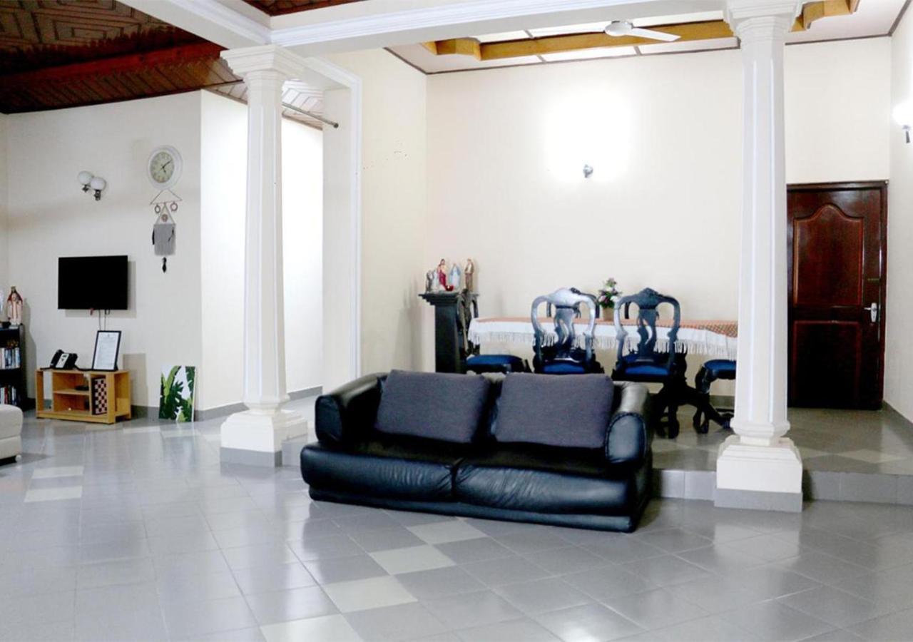 Cozy Inn Negombo Exterior photo