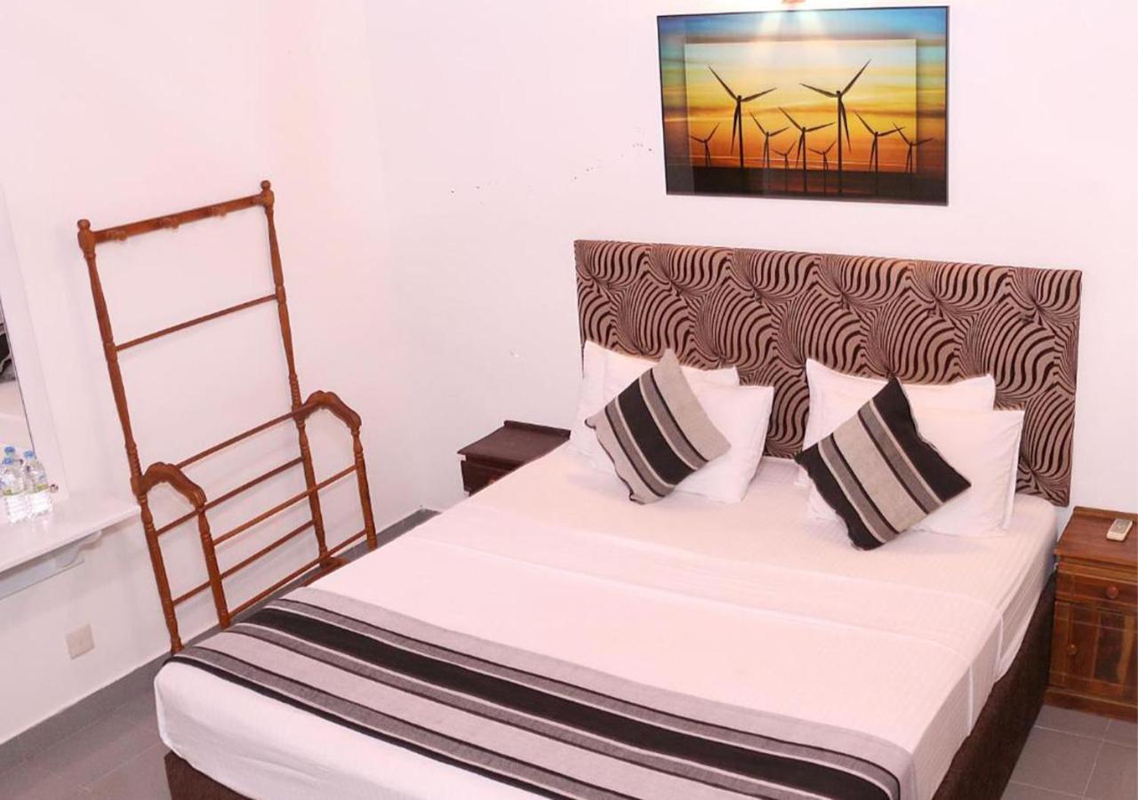 Cozy Inn Negombo Exterior photo