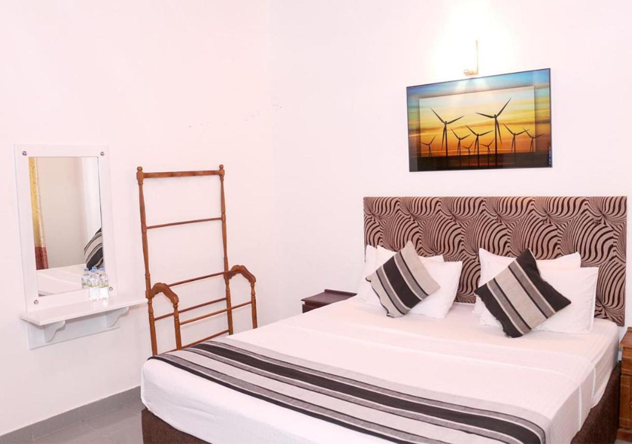 Cozy Inn Negombo Exterior photo