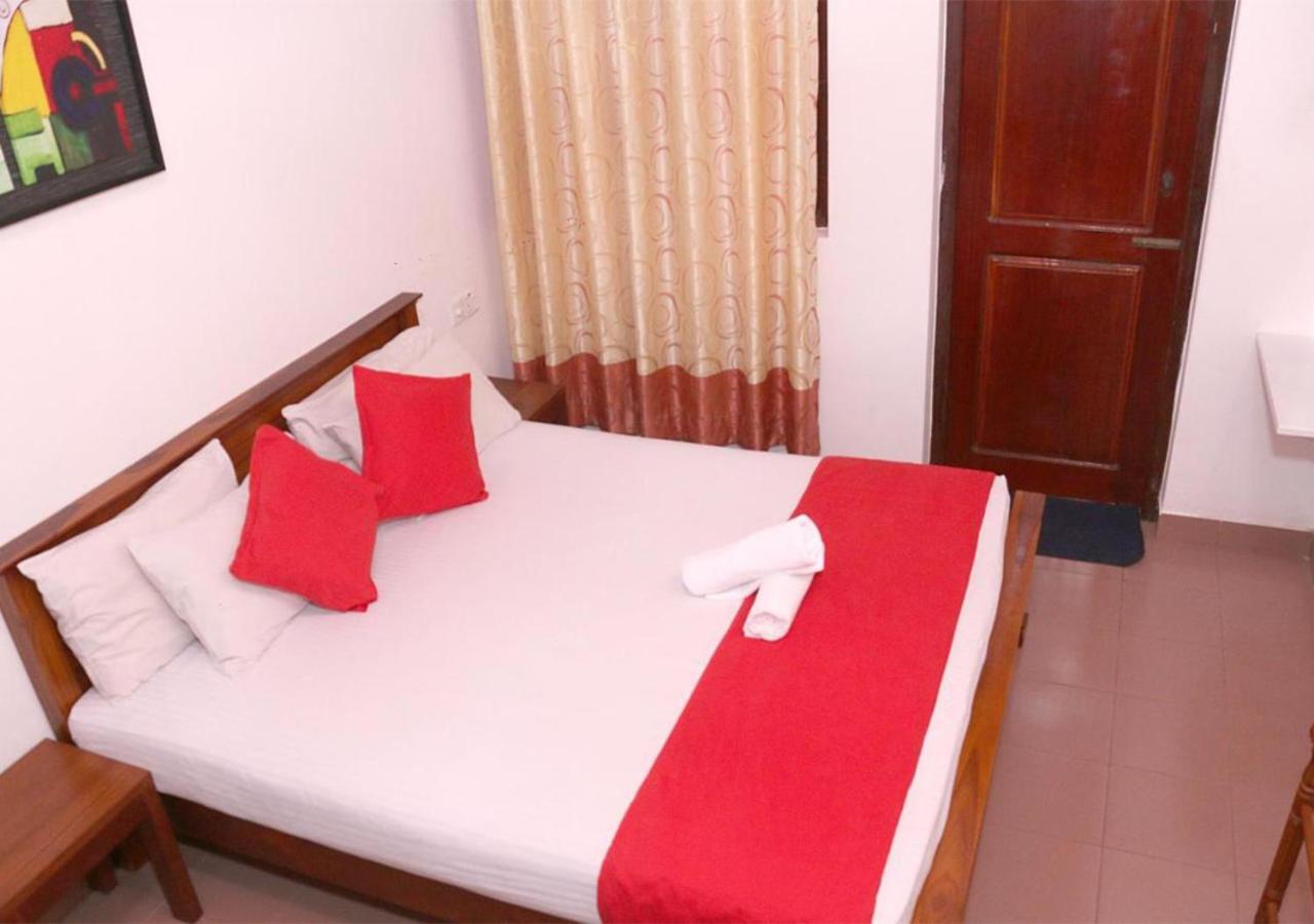 Cozy Inn Negombo Exterior photo